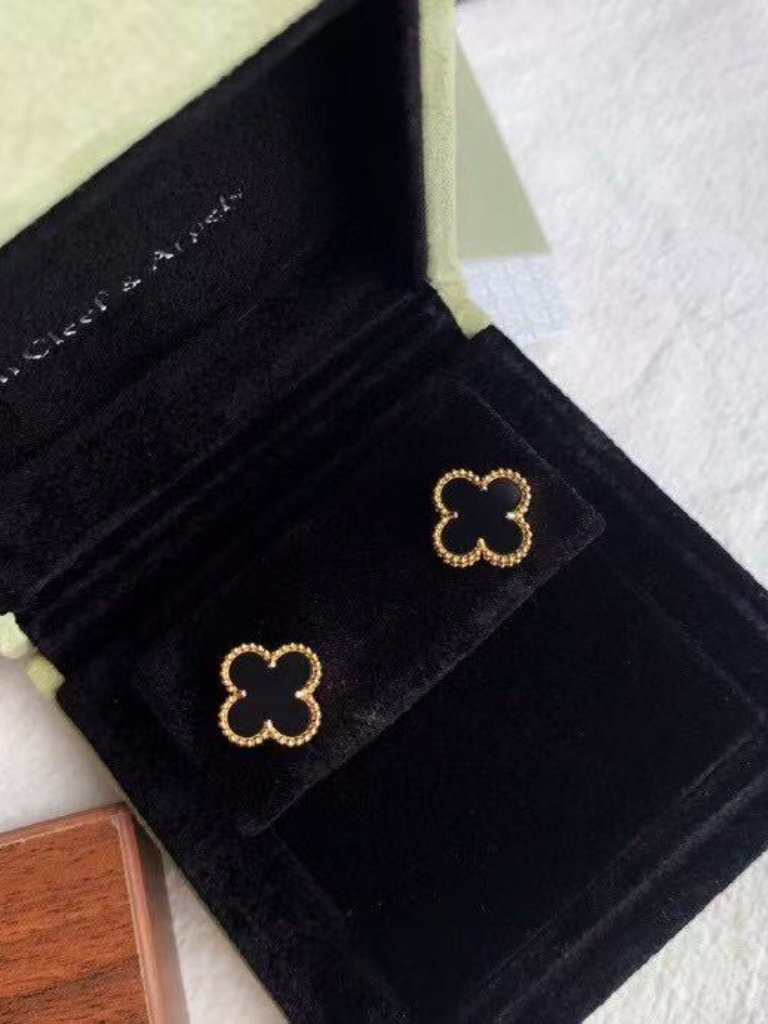 Van Cleef Arpels Womens Earrings 456$